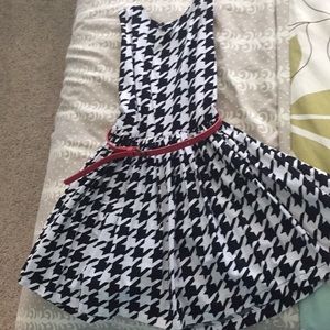 Girls black and white dress